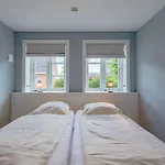 Muck's Blick Sued - Eg *