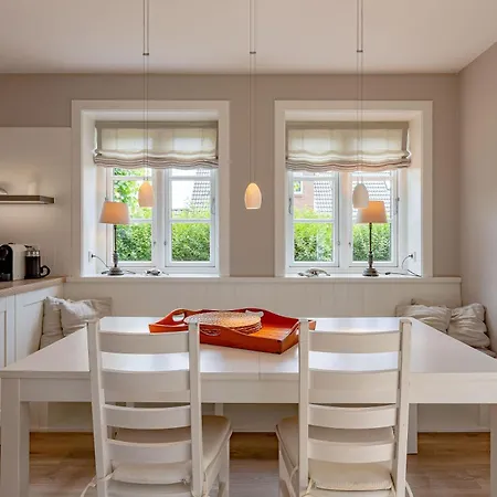 Muck's Blick Sued - Eg