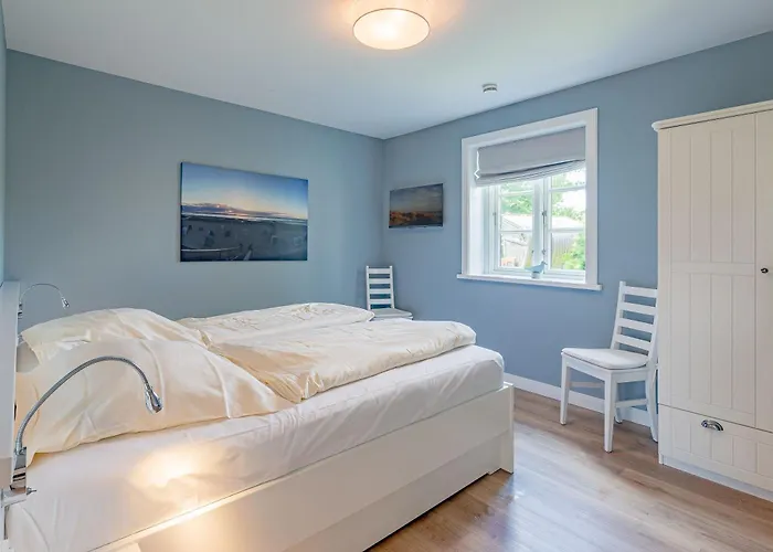 Muck's Blick Sued - Eg *