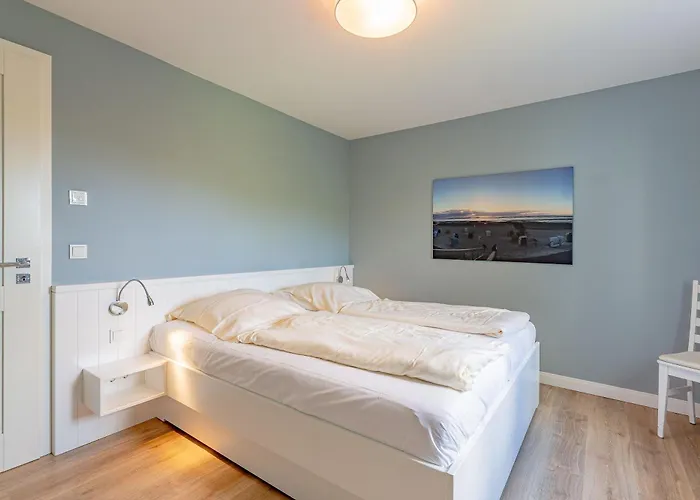 Muck's Blick Sued - Eg